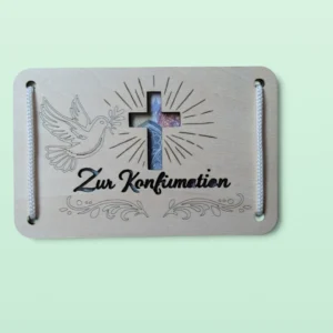 Holz-Geschenkkarte _Zur Konfirmation“ - Taube & Kreuzstrahlen Holz-Geschenkkarte "Zur Konfirmation“ - Taube & Kreuzstrahlen
